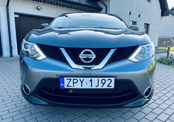 Nissan Qashqai cena 48900 przebieg: 134000, rok produkcji 2014 z Wieruszów małe 154